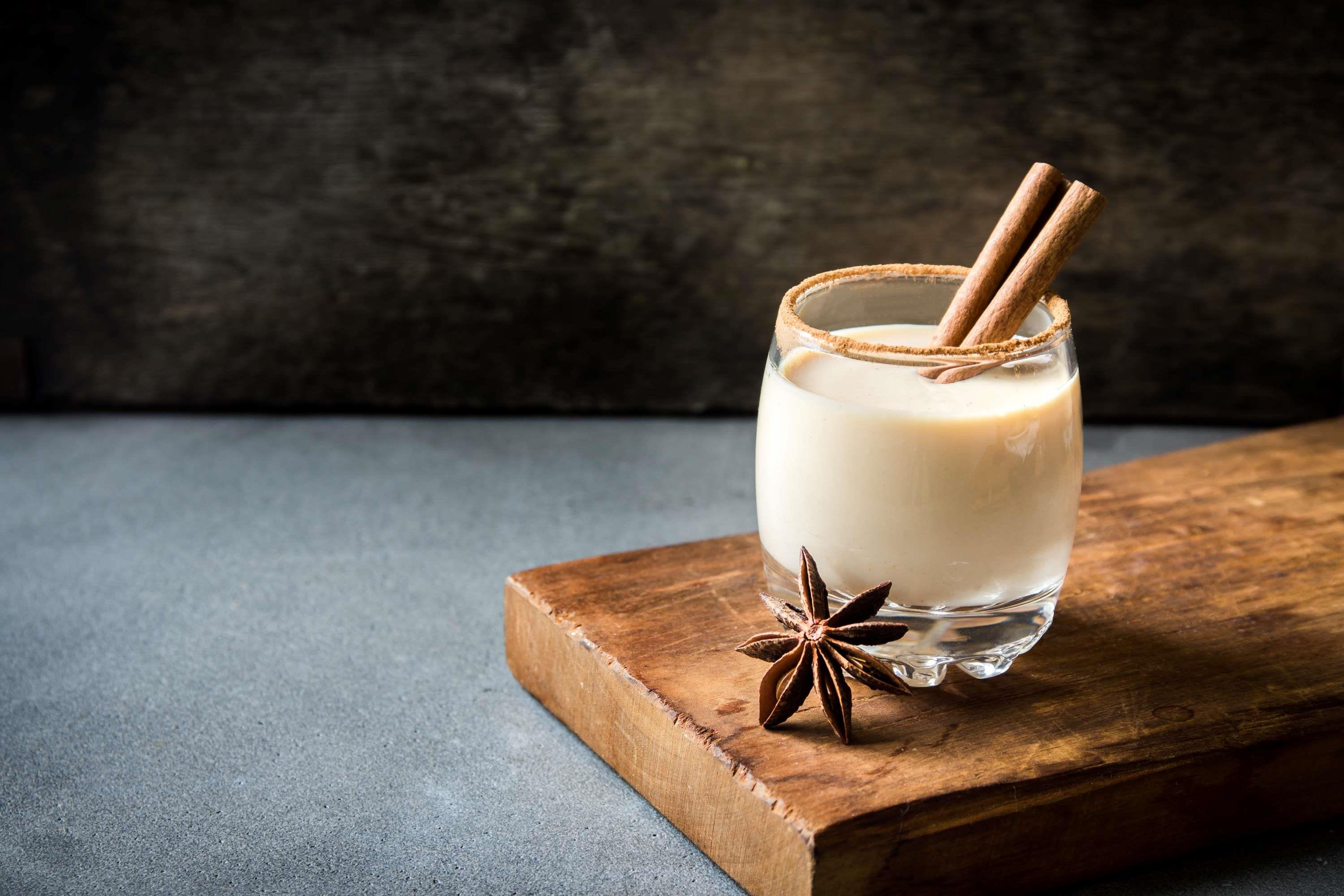 Bio Amaretto-Eierlikör – süß, vollmundig & handgemacht