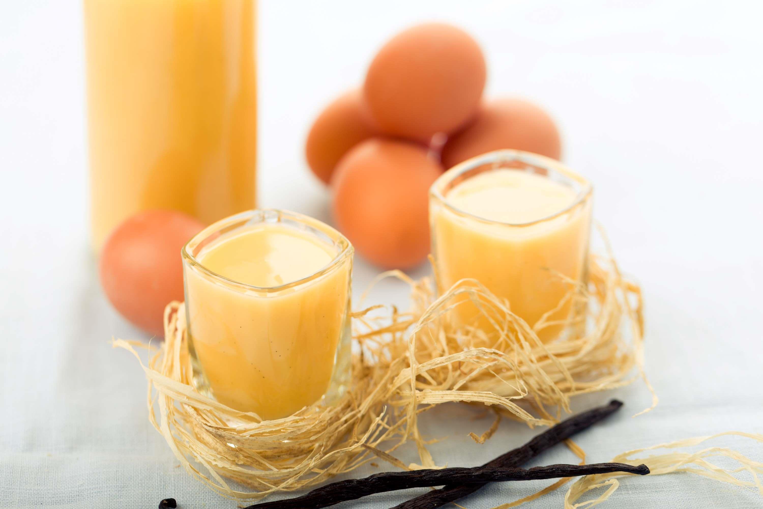 Bio Eierlikör – mehrfach prämierter cremiger Genuss mit Bourbon-Vanille